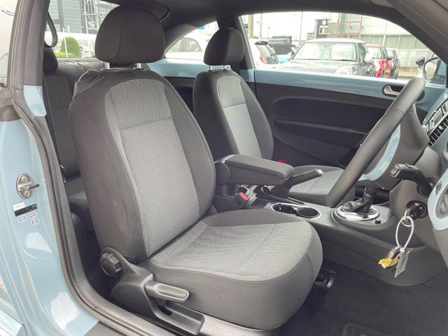 VOLKSWAGEN The BEETLE