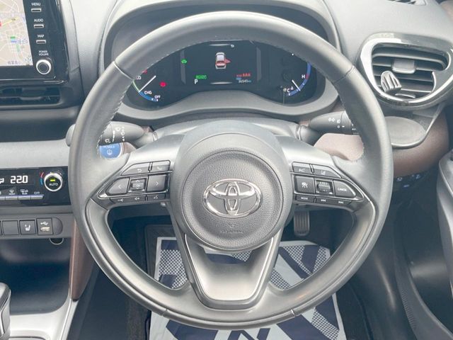 YARIS CROSS HYBRID