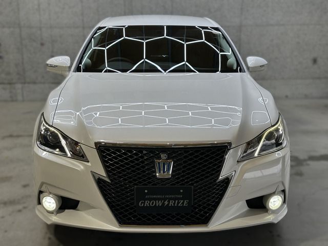 CROWN sedan hybrid 4WD