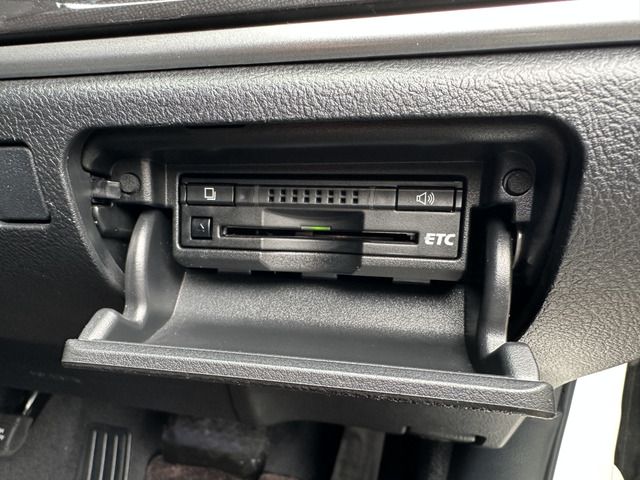 CROWN sedan hybrid 4WD