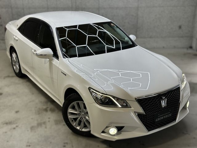 CROWN sedan hybrid 4WD