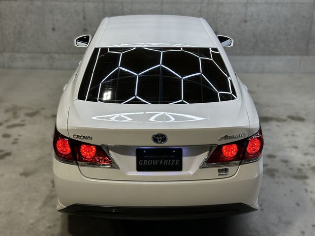 CROWN sedan hybrid 4WD