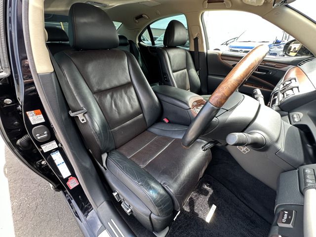 LEXUS LS600h