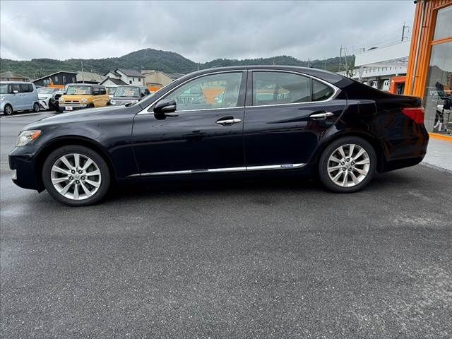 LEXUS LS600h