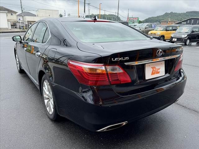 LEXUS LS600h