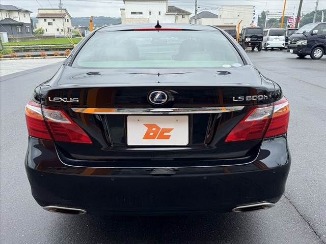 LEXUS LS600h