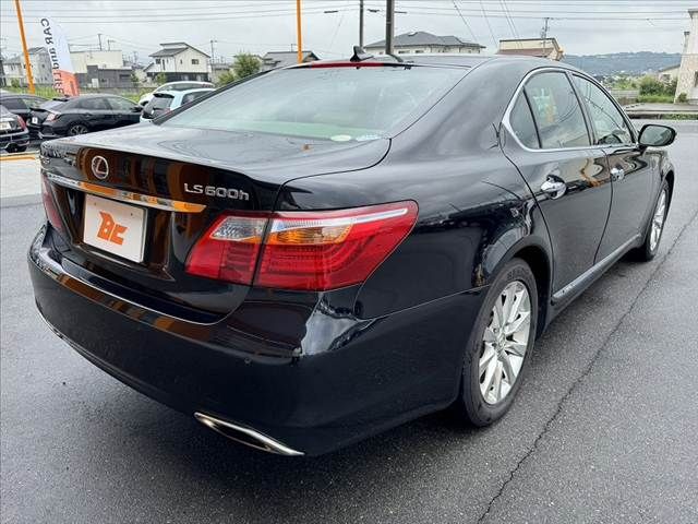 LEXUS LS600h