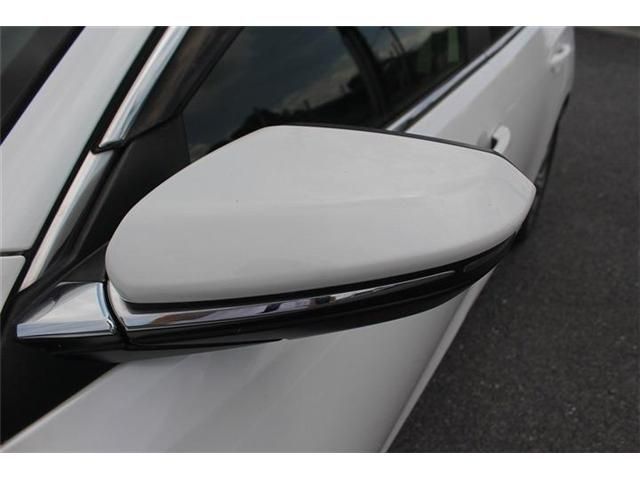 INSIGHT sedan