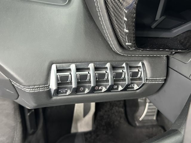 LAMBORGHINI Aventador