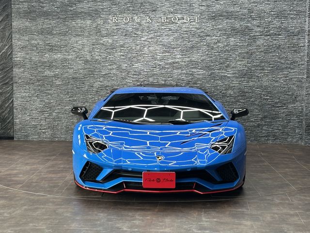 LAMBORGHINI Aventador