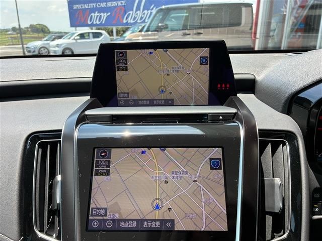 CROWN sedan hybrid
