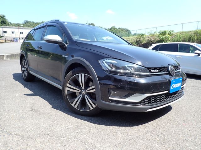 VOLKSWAGEN GOLF Alltrack