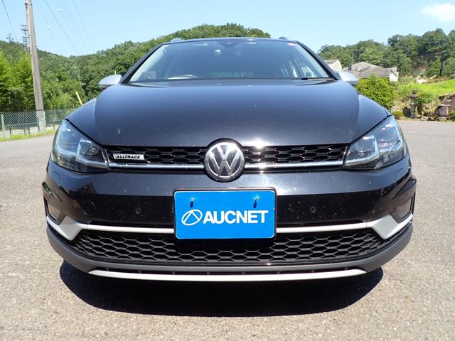 VOLKSWAGEN GOLF Alltrack
