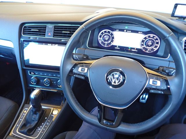 VOLKSWAGEN GOLF Alltrack