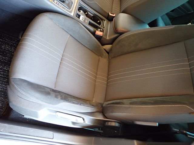 VOLKSWAGEN GOLF Alltrack