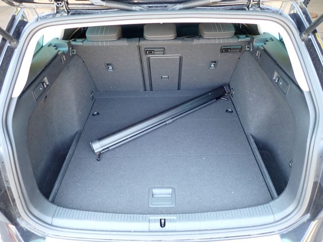 VOLKSWAGEN GOLF Alltrack