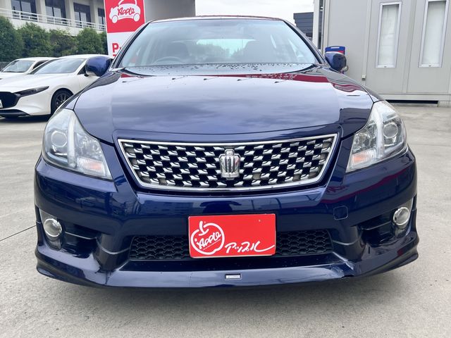 CROWN sedan