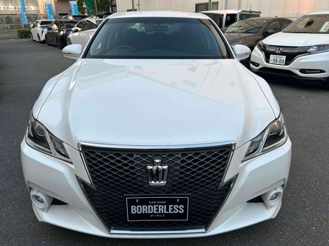 CROWN sedan