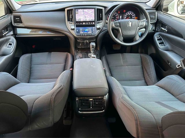 CROWN sedan