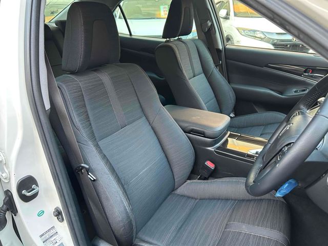 CROWN sedan