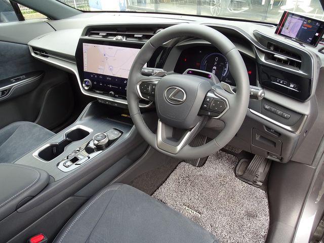 LEXUS RZ450e