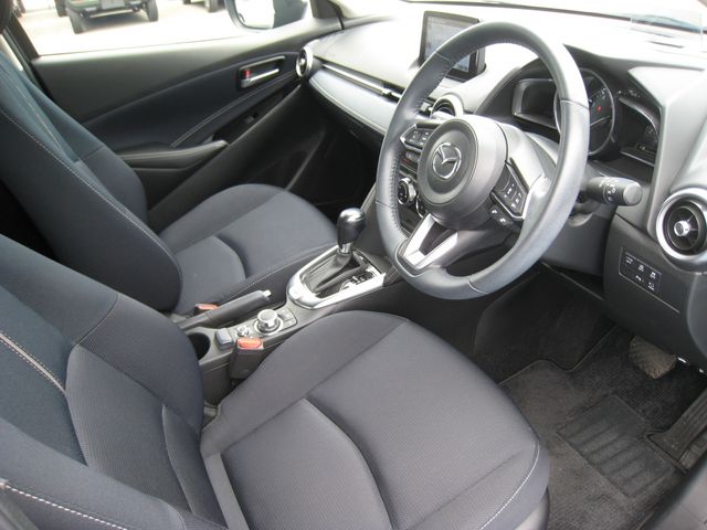 MAZDA2