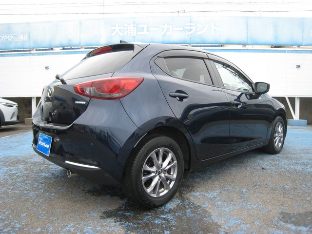 MAZDA2