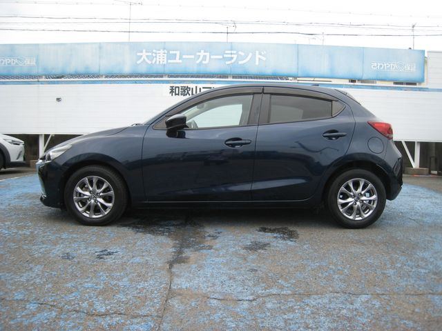 MAZDA2