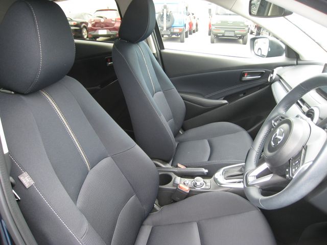 MAZDA2