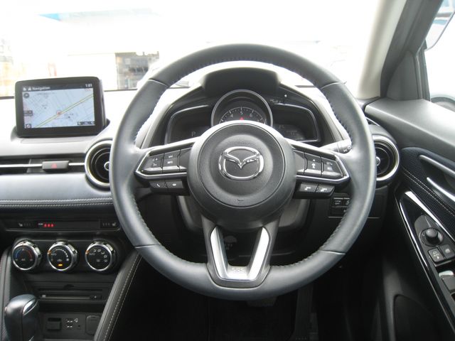 MAZDA2
