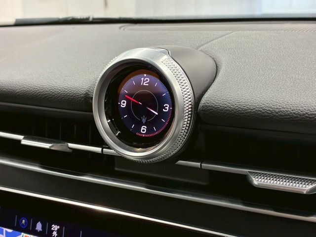 MASERATI Grecale