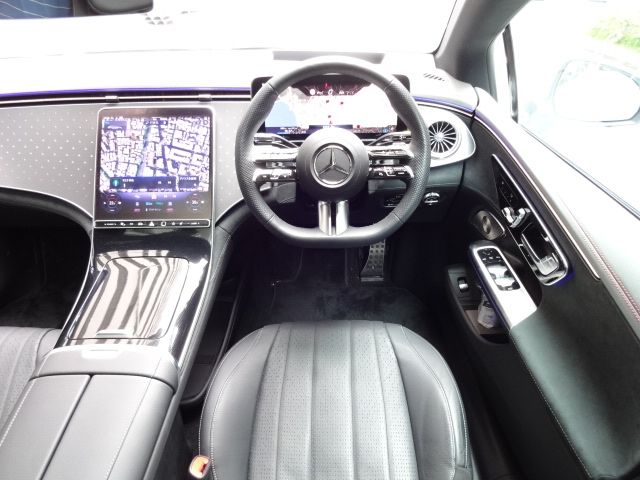 MERCEDES BENZ EQE