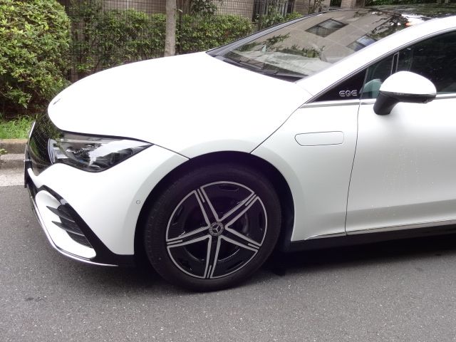 MERCEDES BENZ EQE
