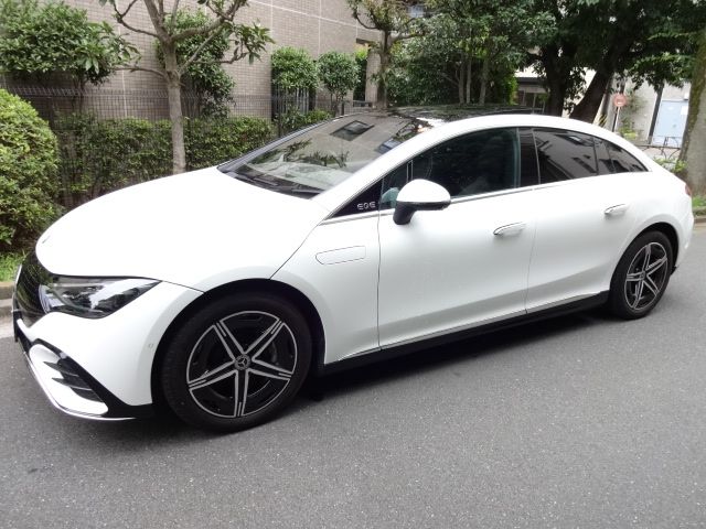MERCEDES BENZ EQE