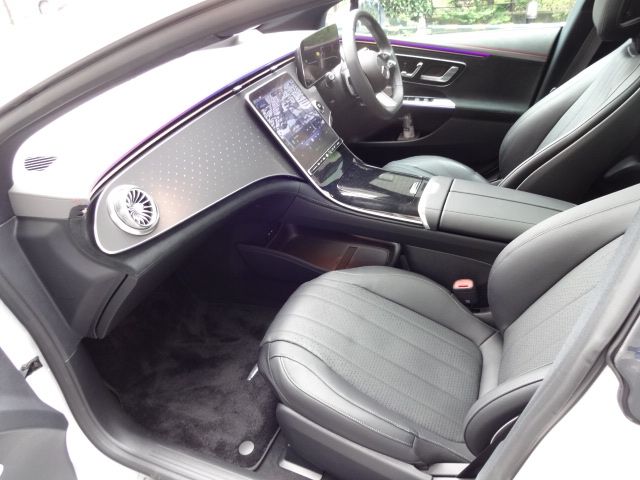 MERCEDES BENZ EQE
