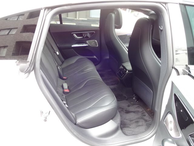 MERCEDES BENZ EQE