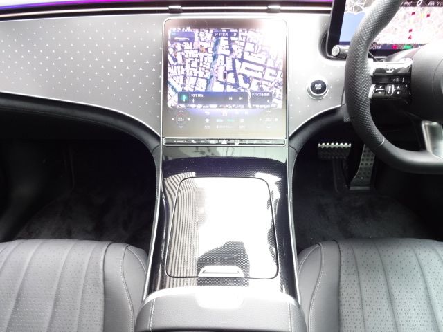 MERCEDES BENZ EQE