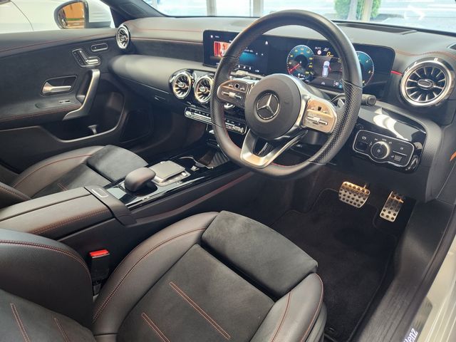 MERCEDES BENZ CLA Shooting Brake