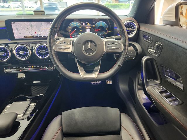 MERCEDES BENZ CLA Shooting Brake