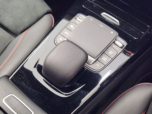 MERCEDES BENZ CLA Shooting Brake