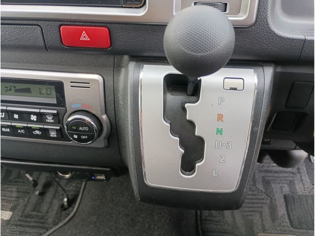 HIACE van 4WD