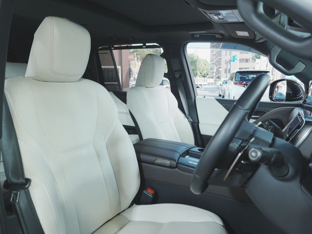 LEXUS LX600