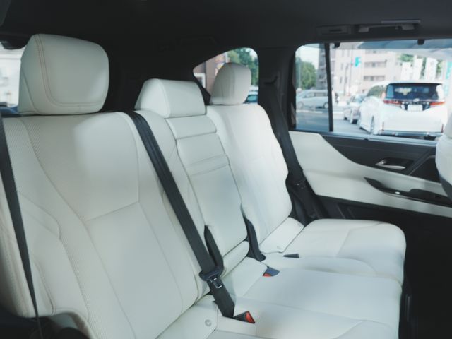LEXUS LX600