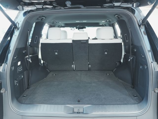 LEXUS LX600