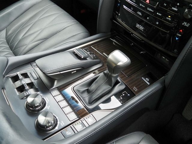 LEXUS LX570 AWD