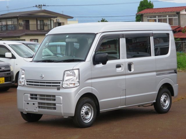 NV100 CLIPPER 4WD