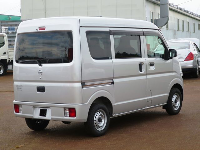 NV100 CLIPPER 4WD