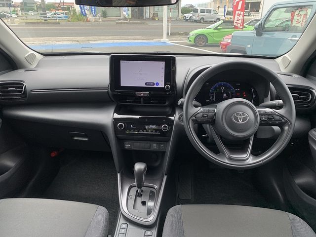 YARIS CROSS