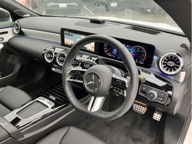 MERCEDES BENZ CLA Shooting Brake