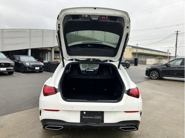 MERCEDES BENZ CLA Shooting Brake